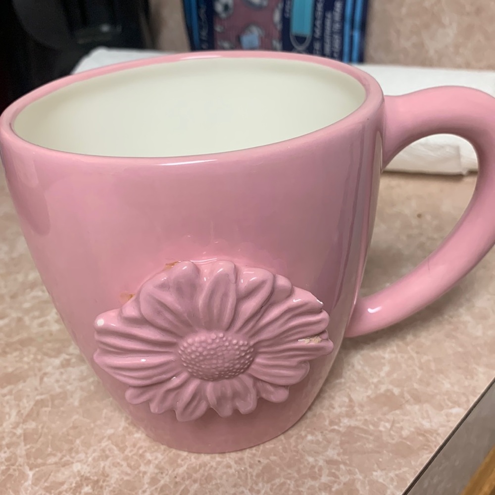 New STARBUCKS MUG! ! Rare! PRETTY IN PINK. LARGE STARBUCKS